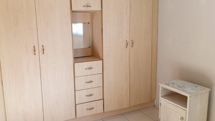 To Let 2 Bedroom Property for Rent in Cove Rock Eastern Cape
